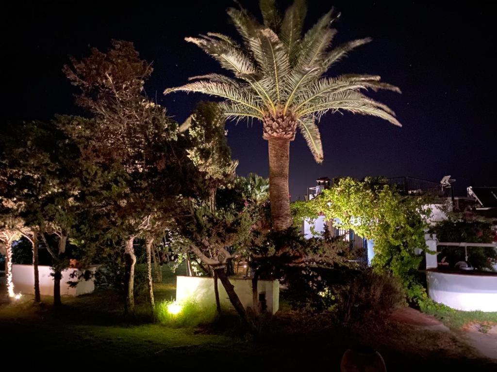 Banti Garden Hotel Tarifa Ngoại thất bức ảnh